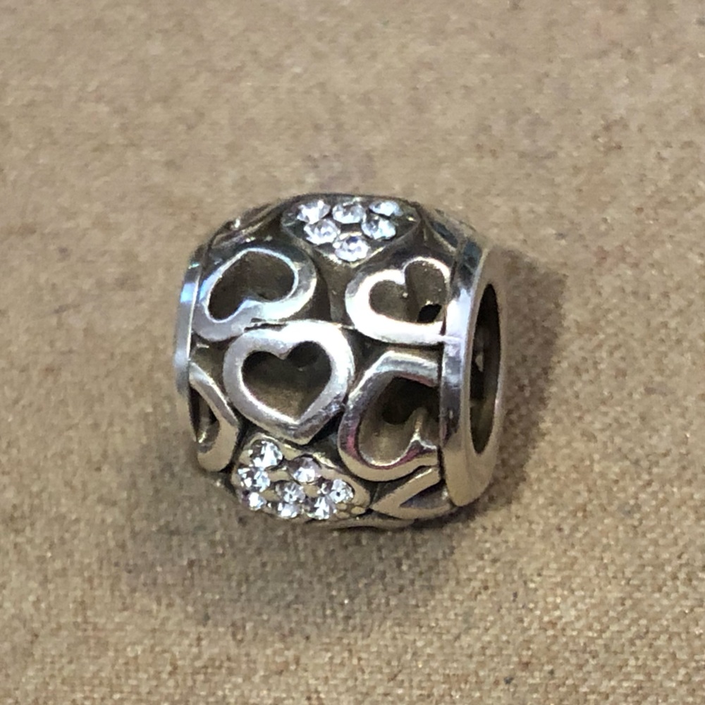 🆕Listing! Brighton Love Heart bead with open hearts & crystal hearts Retired